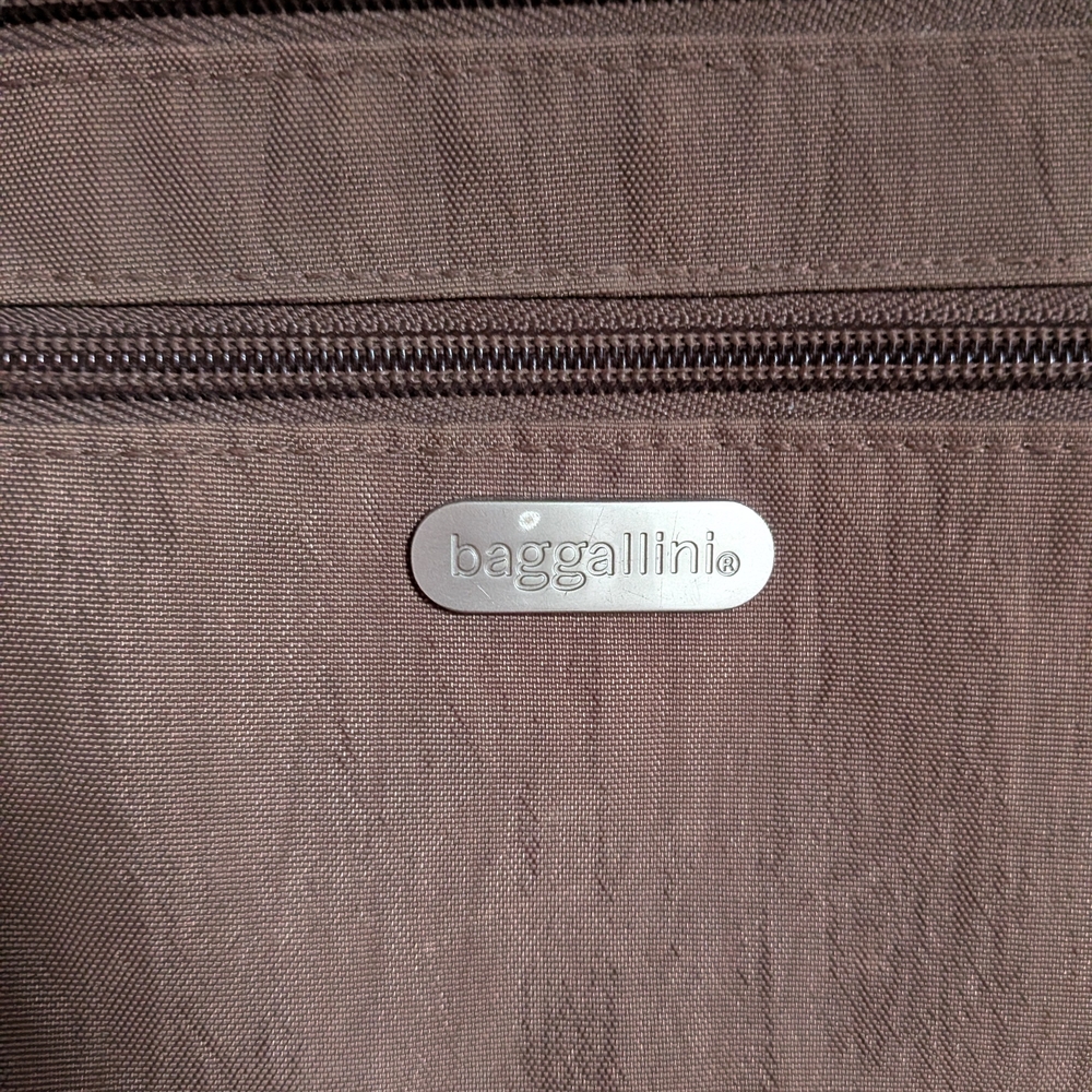 Baggallini Brown Crossbody Bag - Picture 2 of 13